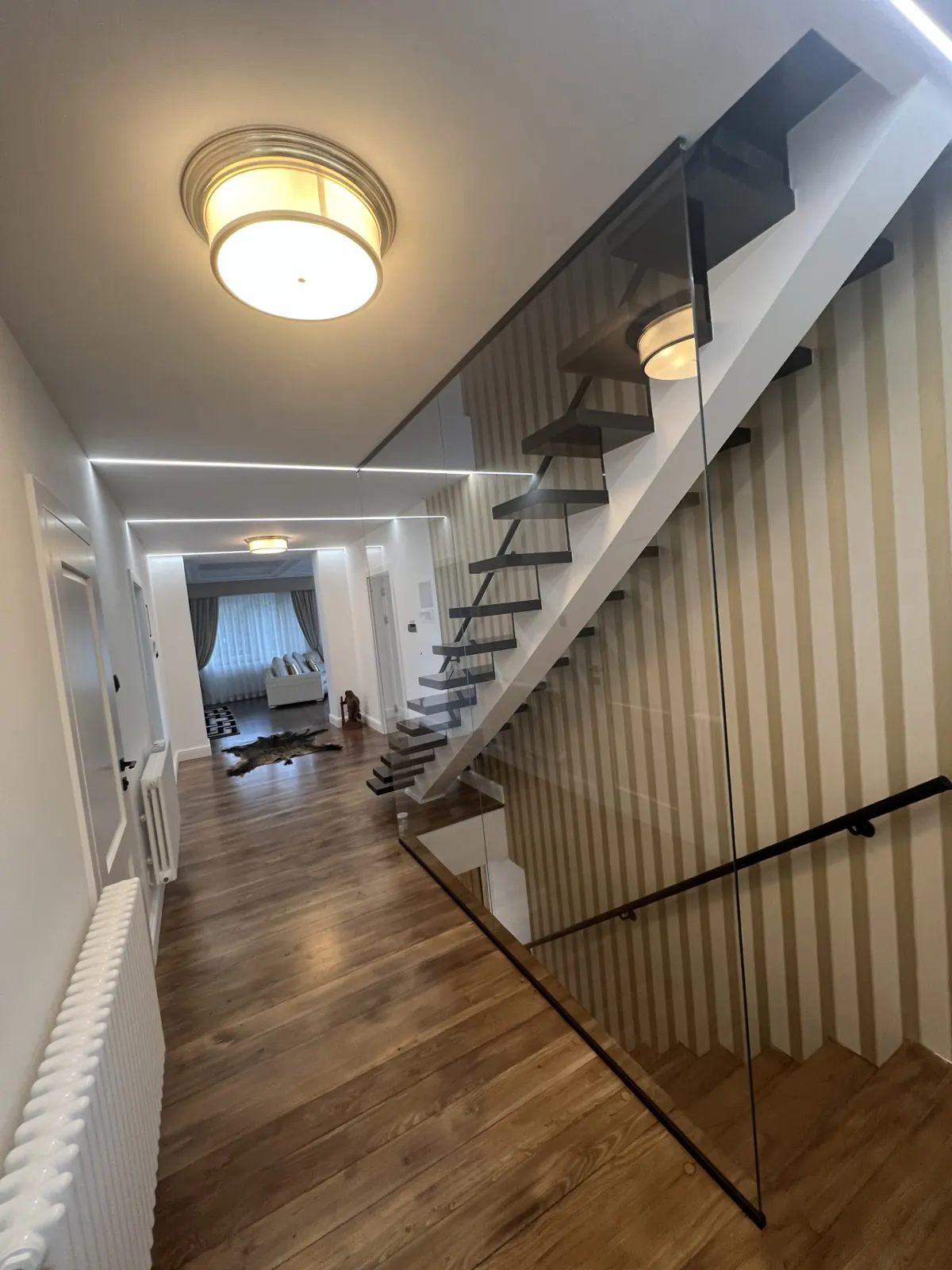 Schody z balustradą